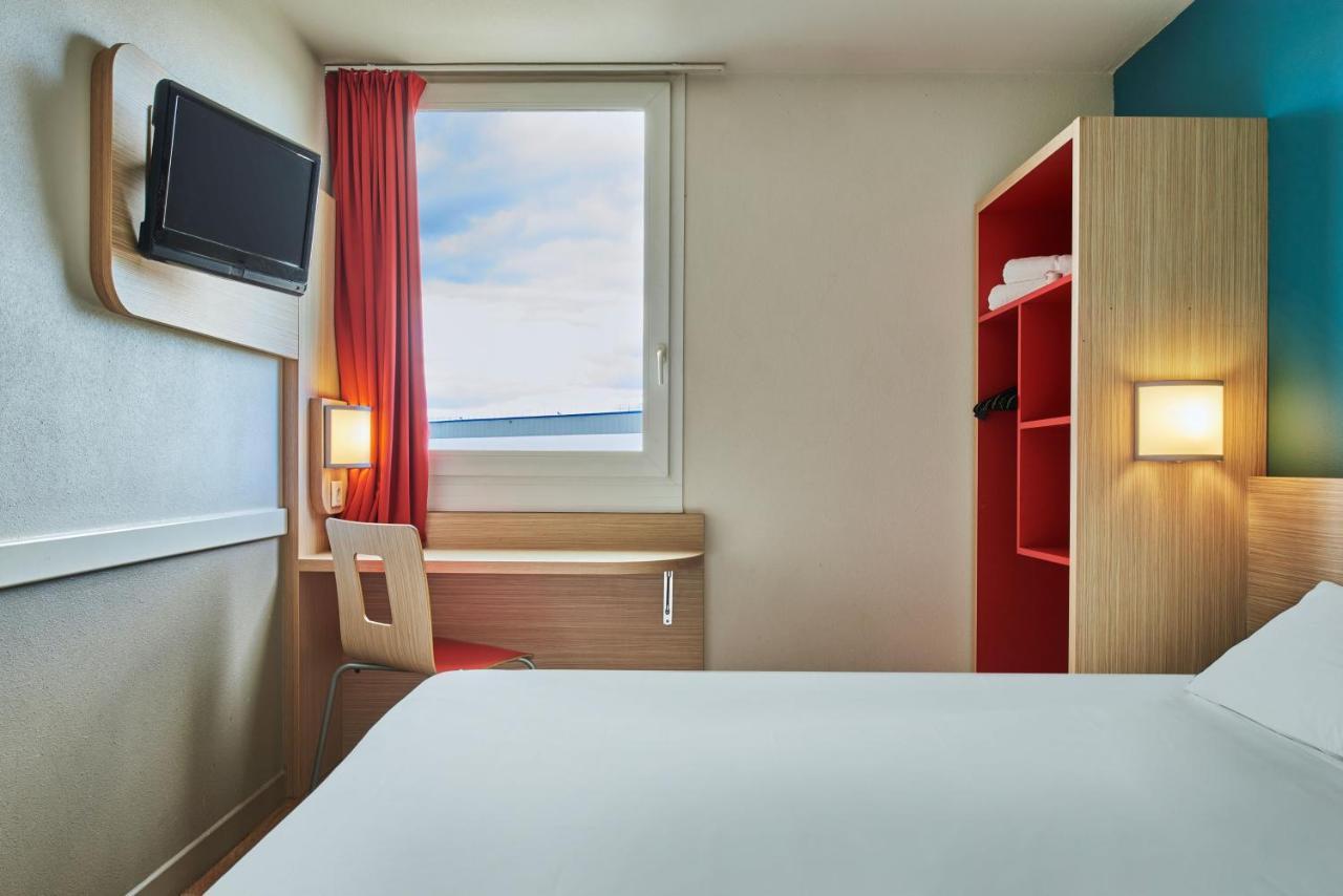 Kyriad Direct Mont De Marsan - St Avit Saint-Avit  Екстер'єр фото