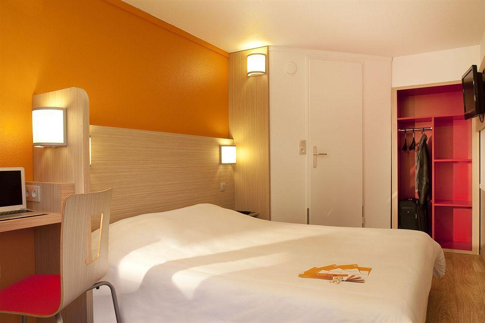 Kyriad Direct Mont De Marsan - St Avit Saint-Avit  Екстер'єр фото
