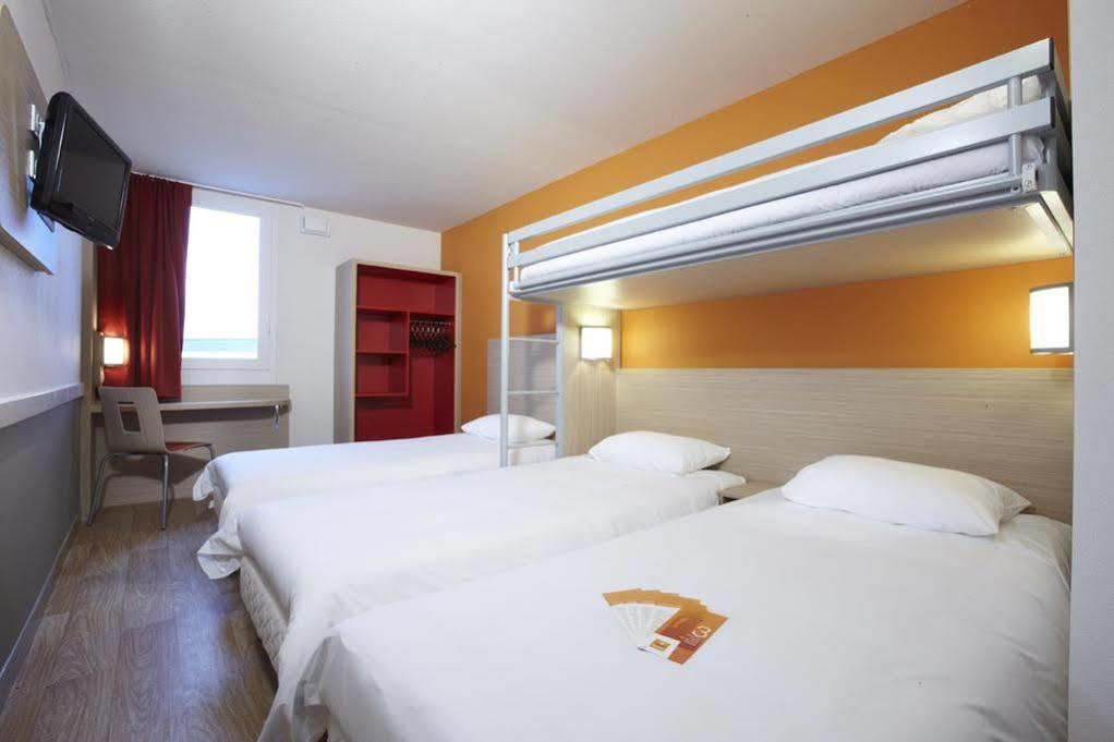 Kyriad Direct Mont De Marsan - St Avit Saint-Avit  Екстер'єр фото